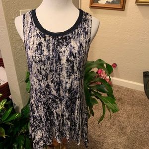 Vera Wang Sleeveless Blouse